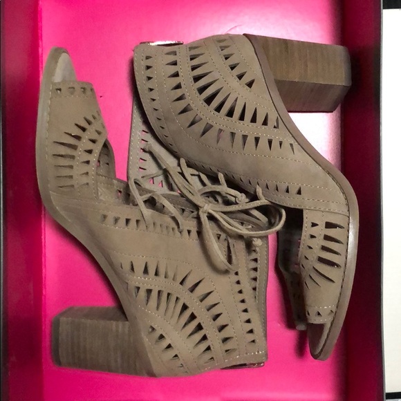 Sandals - Picture 2 of 2